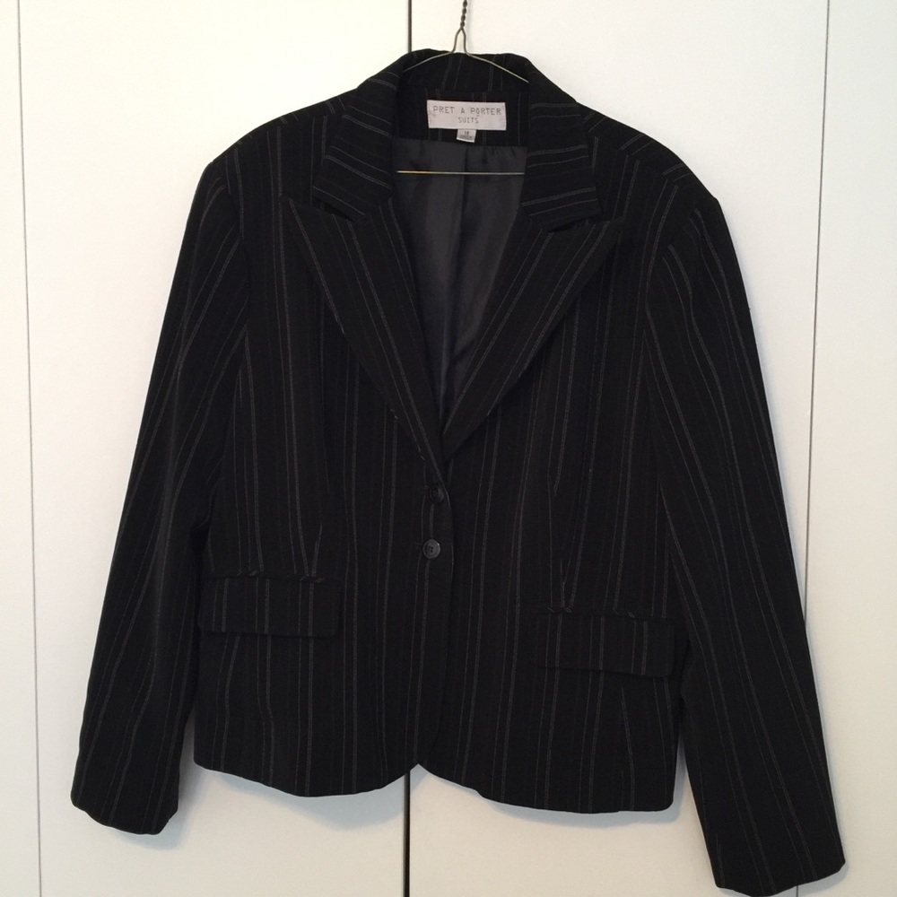 Pret A Porter Black pinstripe Women’s Blazer.